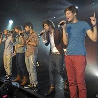 One Direction perform live at G-A-Y nightclub photos | Picture 80774